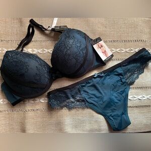 Black Lace Bra Set